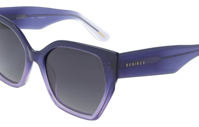 Desiree DE2446S
