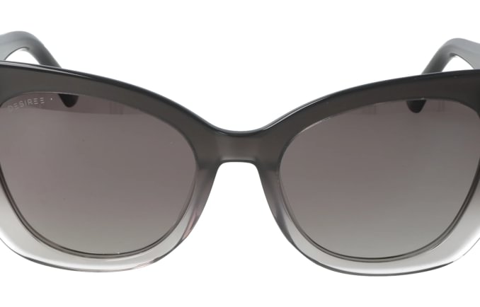 Desiree DE2445S